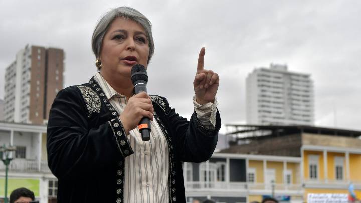Jara dice que comparte lo que hizo Piñera en migración: "Para saber quiénes son los migrantes hay que empadronarlos"