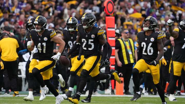 Rodgers comanda triunfo de Steelers ante Vikings en el primer juego de NFL en Irlanda