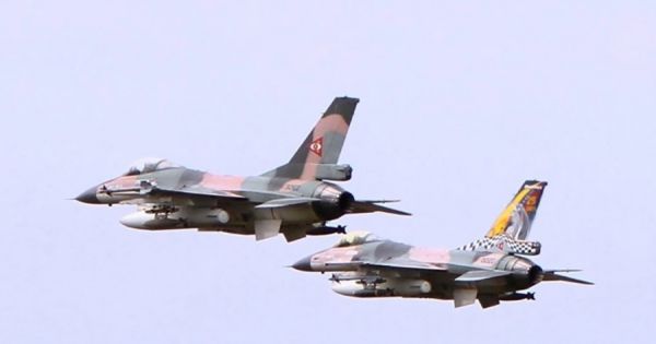 Aviones de guerra venezolanos sobrevuelan buque estadounidense en el Mar Caribe