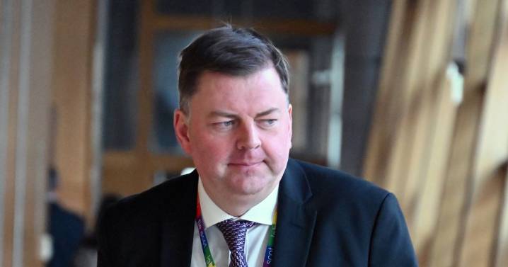 MSP Colin Smyth living in taxpayer-funded Edinburgh flat despite Holyrood ban