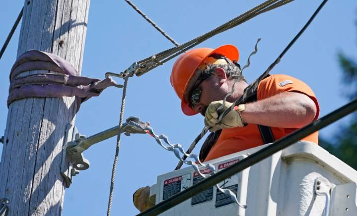 Fiber optic project to support new traffic cameras on US 36 between Lyons, Estes Park
