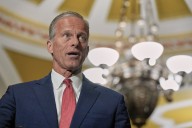 Republicanos del Senado cambian reglas para confirmar a nominados de Trump por grupos