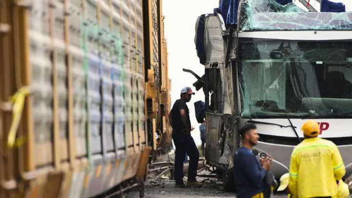 Vinculan a proceso a chofer por choque con tren en Atlacomulco
