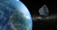 Un asteroide del tamaño de un avión rozó la Tierra este miércoles: así se vio desde los observatorios