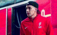 Video: en su debut oficial con Bayer Leverkusen, Equi Fernández fue expulsado