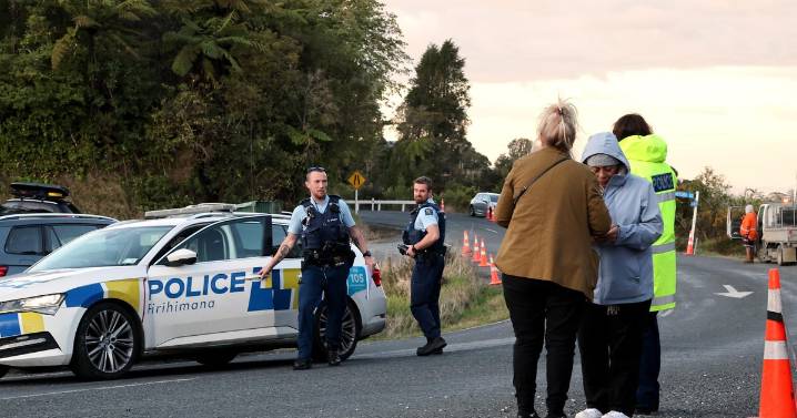 New  Zealand father on the run almost 4 years with his kids shot dead by police, authorities say