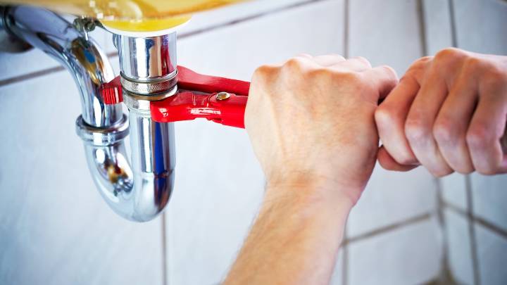 Contadores de agua cambiarán en Colombia: ojo a los requisitos que debe cumplir