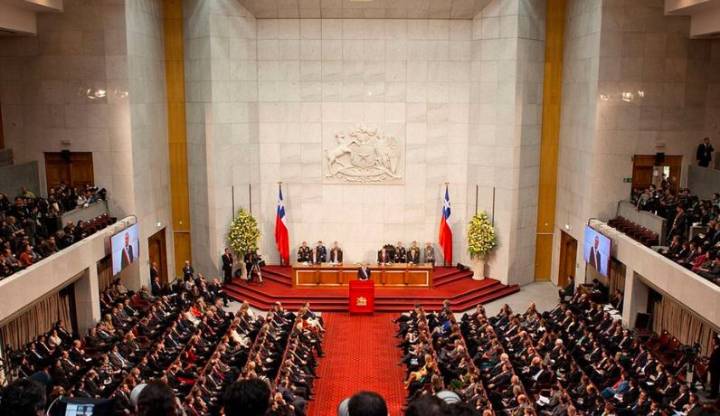 Oposición chilena critica la intención de agilizar el trámite de un polémico proyecto de aborto