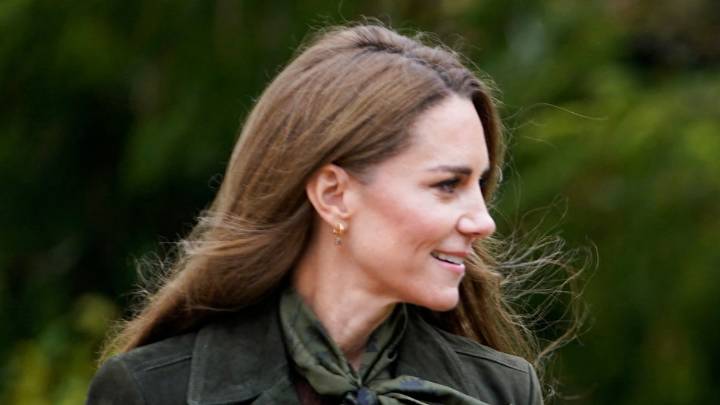 Kate Middleton goes full country girl in first knee