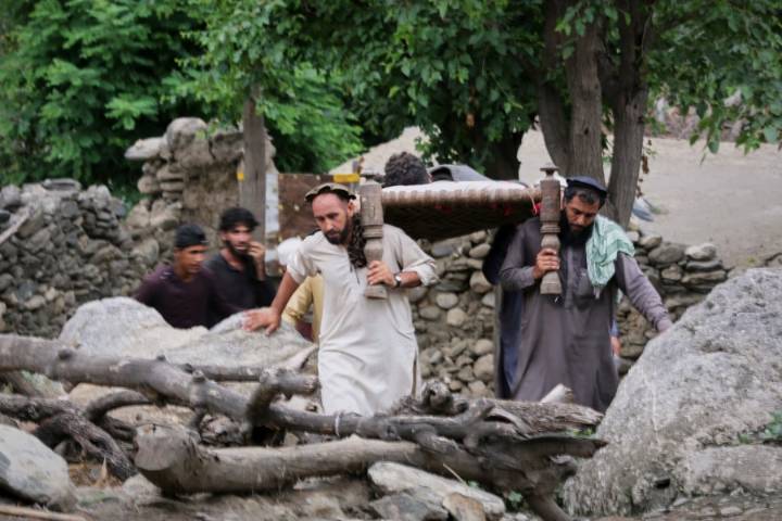 An earthquake destroys villages in eastern Afghanistan and kills 800 people, with 2,500 injured