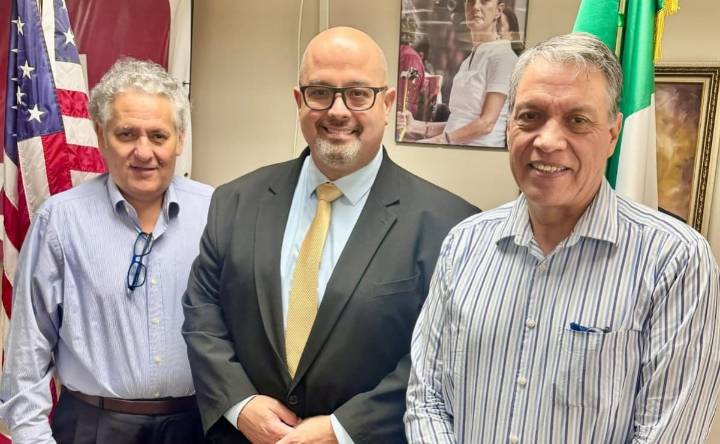 Cónsul de México en Orlando pide a supervisor de ICE procesos justos y respeto a derechos de mexicanos