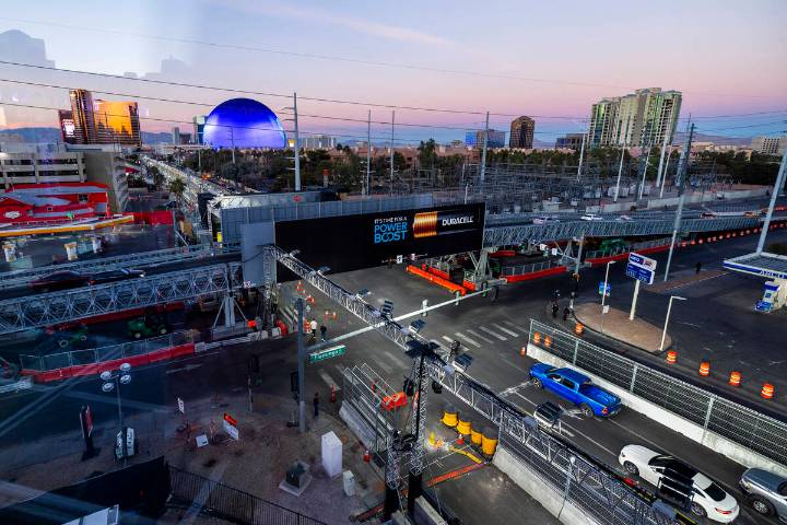 Las Vegas Grand Prix, Clark County sued by condominium community