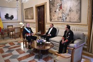 Albares regresa a una entrega de credenciales 19 meses después en ausencia de Camilo Villarino, jefe de la Casa Real