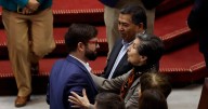 Isabel Allende reaparece en La Moneda para acto del 11 de septiembre en recuerdo de su padre