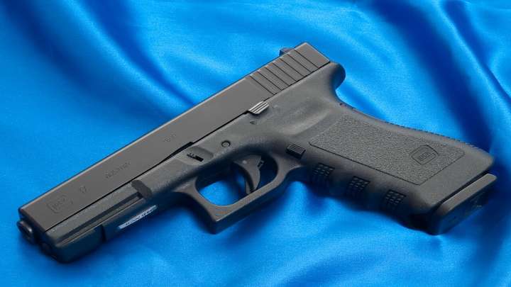 A Luis Ángel lo mataron con una Glock: 16 casquillos y un charco de sangre encontraron en Manrique