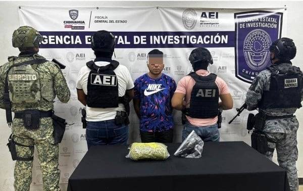Cae uno con arma y droga