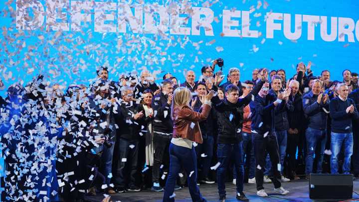 El WhatsApp de los gobernadores: qué escribieron tras la arrasadora victoria del peronismo