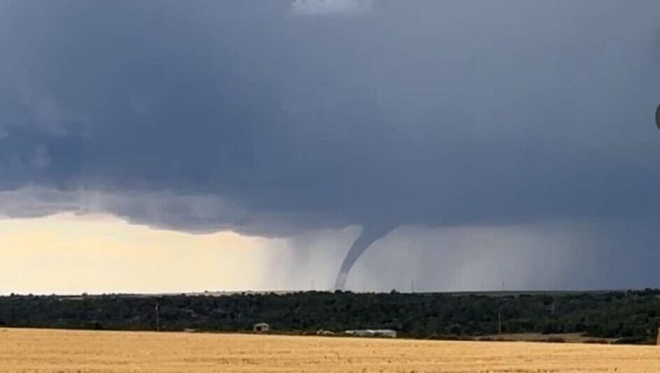 Tornado hits Montezuma Creek, after tornado, flash flood and other warnings issued for parts of Utah