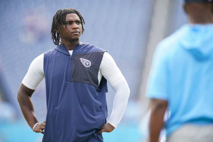 Deadspin | Titans QB Cam Ward (ankle/calf) limited at practice