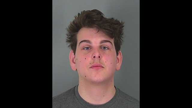 Spinx employee charged with fraud over stolen lottery tickets