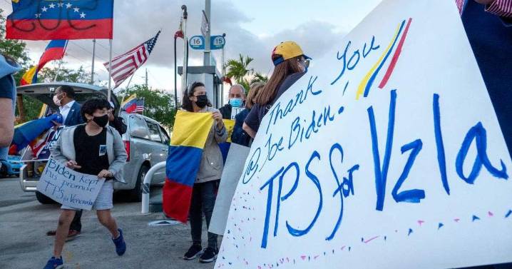 EU pide a más de 250 mil venezolanos 'prepararse' para salir del país en noviembre