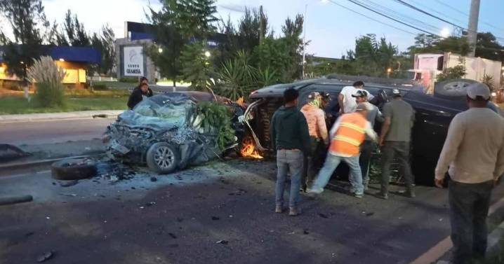 Dos turistas españolas, entre las víctimas mortales de accidente automovilístico en Querétaro