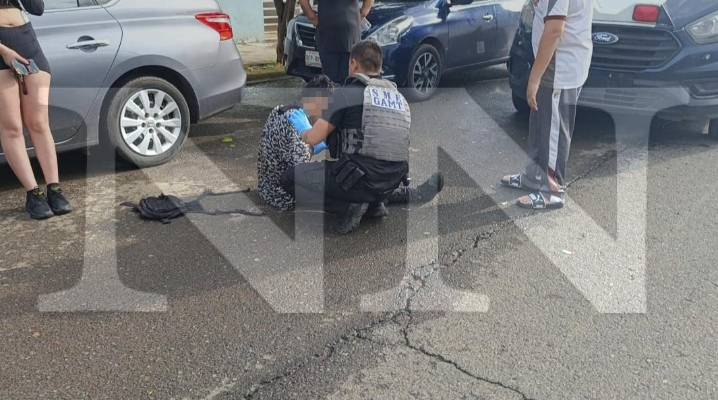 CAE MOTOCICLISTA EN TOPES QUE PONEN DE LA NOCHE A LA MAÑANA