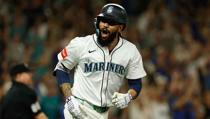 Door opens for Seattle Mariners to stand alone atop AL West