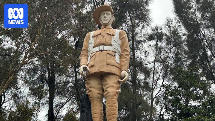 Thirroul World War I memorial vandalised and rifle model stolen