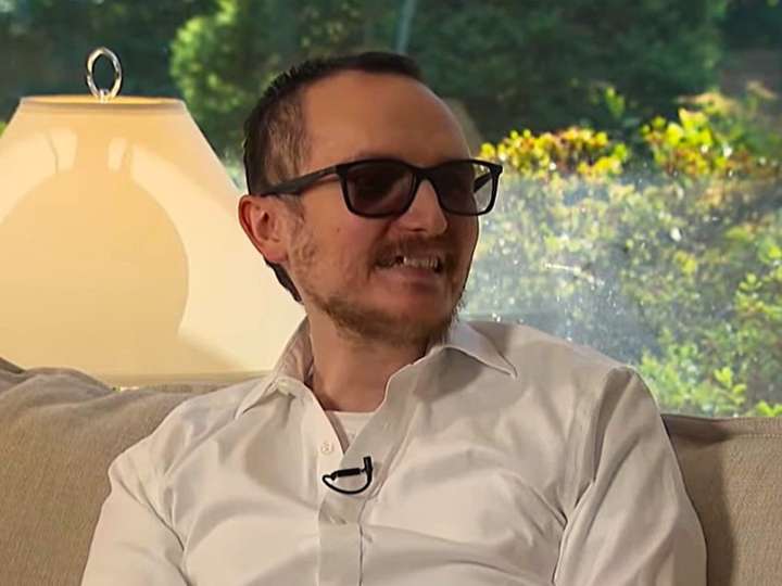 Quedó ciego por una alergia al ibuprofeno, le implantaron un diente en el ojo y recuperó la vista: "Cirugía de ciencia ficción"