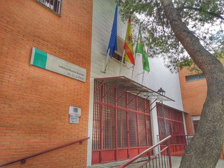 Escañuela, Higuera y Valenzuela seguirán sin autobús pese a restituirse 8 rutas