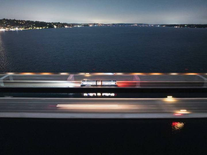 Sound Transit unleashes first powered light rail train across I
