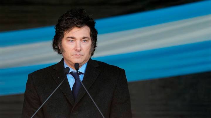 Javier Milei no afloja porque teme perderlo todo y no se equivoca