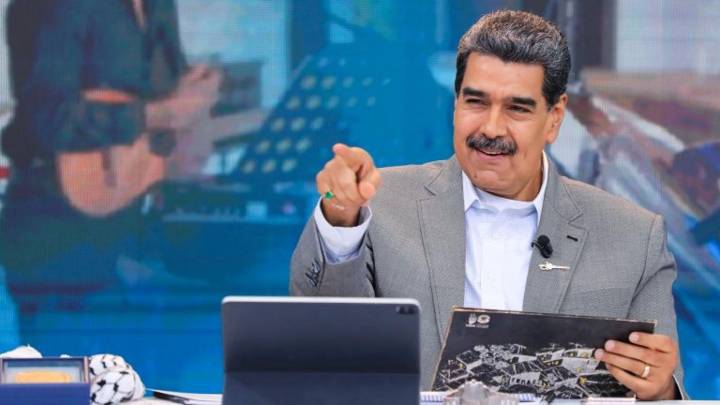 ¿Los está provocando Maduro? Aviones militares venezolanos pasaron «rozando» un buque americano