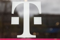T-Mobile expects $400 million service revenue boost in Q3 from UScellular deal