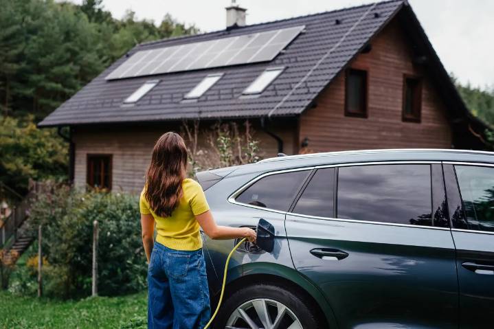 Solo dos tipos de placas solares generan verdadero ahorro en el hogar