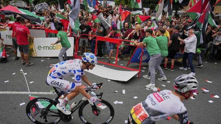 Anti-Israel protests turn Spanish Vuelta cycling race into a diplomatic battleground