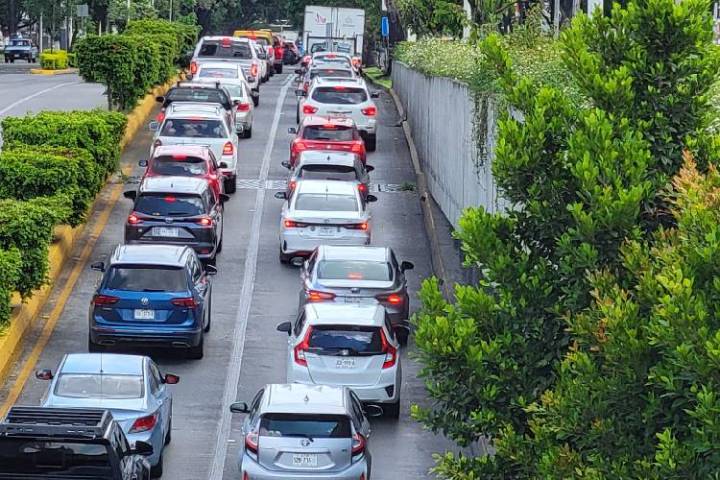 Especialistas advierten colapso vial en Guadalajara si no se toman acciones