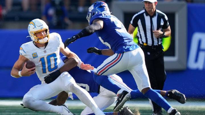 Chargers' Harbaugh: Hits Herbert taken 'very concerning'