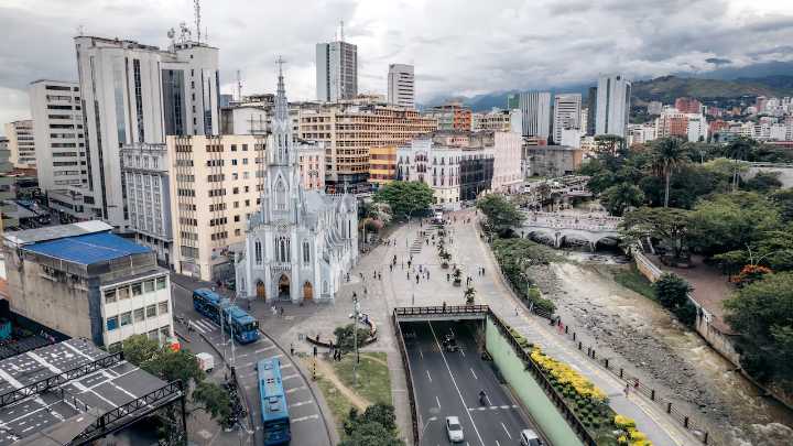 ¿Es hora de invertir en Cali? Rentas cortas ganan terreno con precios competitivos y alta demanda