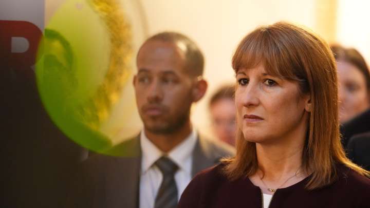 Let young Europeans work in UK in post-Brexit deal, says Rachel Reeves as Brits brace for budget tax rises of £30bn