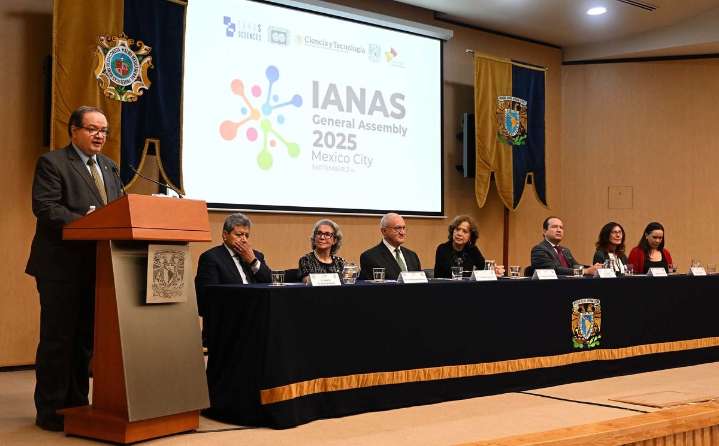 Llama rector Lomelí a fortalecer cooperación científica en beneficio social