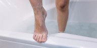 Por qué se recomienda utilizar aceite de coco para el lavado de pies