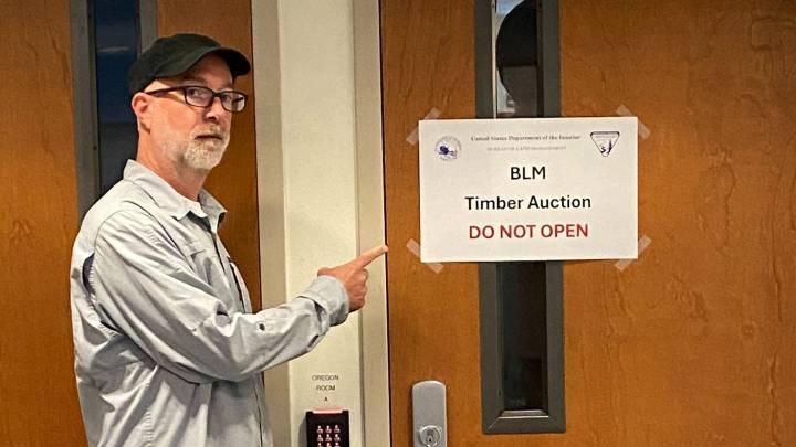BLM blocks environmental groups, media from Oregon…