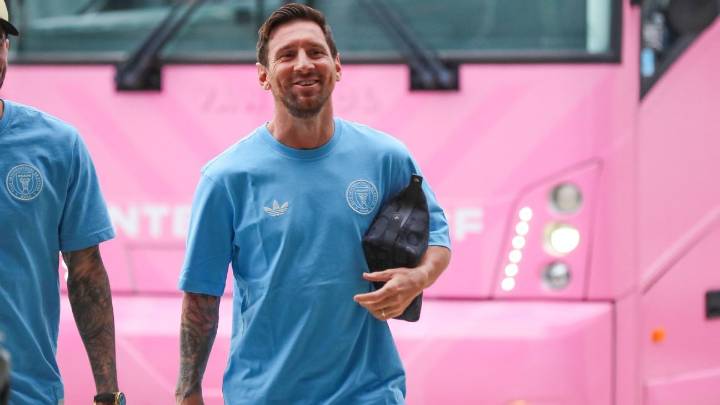 Bolsos de mano de diseño, bolsas de la compra: la obsesión del futbol