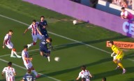 ¡Golazo! El partido de la fecha merecía cerrarse con una definición de Premier League: en el aire y de taco