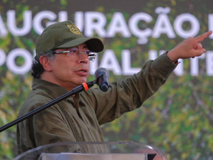 Petro rechaza que Colombia apoye posible invasión de EE.UU. a Venezuela