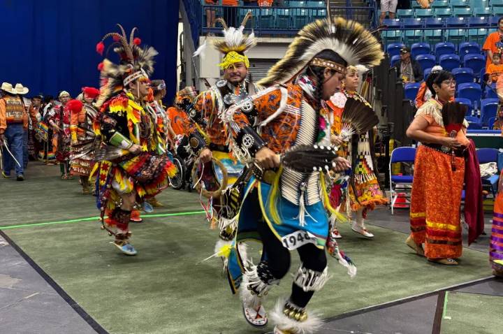 Saskatoon hosts hundreds of dancers at pow wow on National Day of Truth and Reconciliation