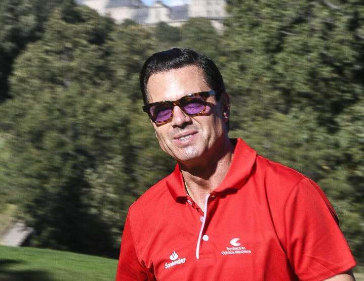 Enrique Peña Nieto reaparece en torneo de golf benéfico en Madrid