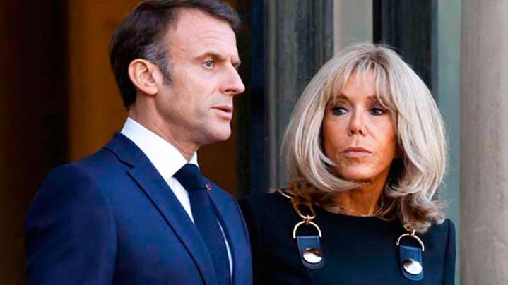 Macron llevará "evidencias" a EE.UU. para probar que su esposa Brigitte es mujer